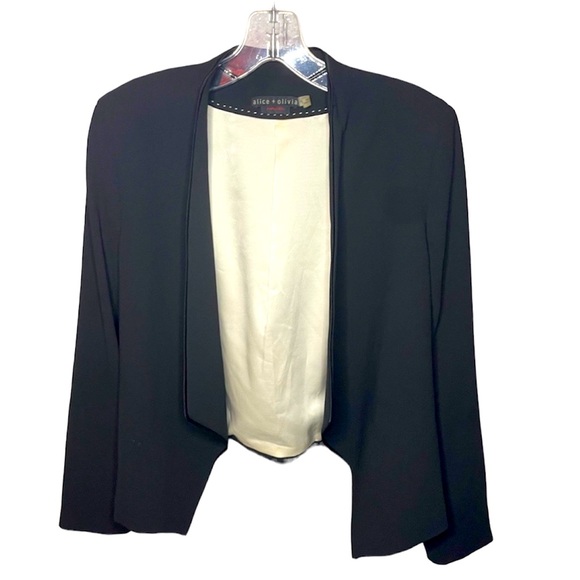 Alice + Olivia Jackets & Blazers - Alice + Olivia employed black open front long sleeve blazer with zippers